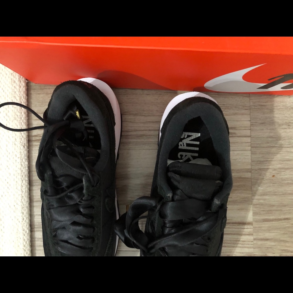 Nike Sacai Sneakers - Picture 5 of 5